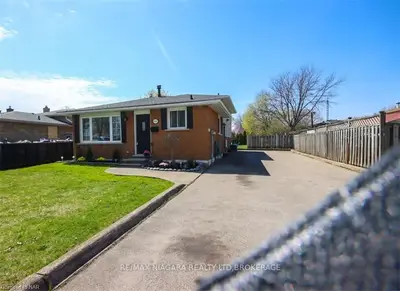 2827 FREDONIA Drive, Niagara Falls, ON L2J 3M8