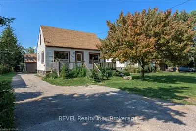 242 CHIPPAWA Road, Port Colborne, ON L3K 1T7