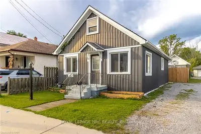 155 BROADWAY Street, Welland, ON L3C 5L6