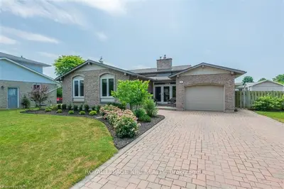 11 LITTLE JOHN Court, Welland, ON L3C 5X3