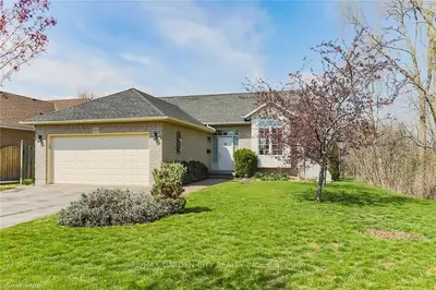 5137 MEADOWOOD Drive, Lincoln, ON L0R 1B8