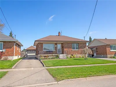 216 CHRISTMAS Street, Port Colborne, ON L3K 1N2