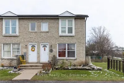 252 BERTIE Street 4, Fort Erie, ON L2A 1Z6