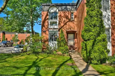 6453 COLBORNE Street 38, Niagara Falls, ON L2J 1E7