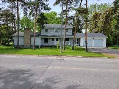 18 Rosemount Avenue, Port Colborne, On L3k 5p7