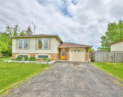 9 Westlea Drive, West Lincoln, ON L0R 2A0