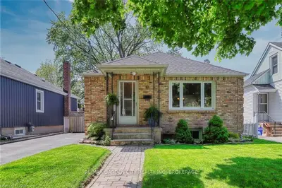 17 COLUMBIA Street, St. Catharines, ON L2R 5H5