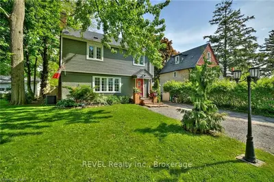 54 ELIZABETH Street, Welland, ON L2C 4M1