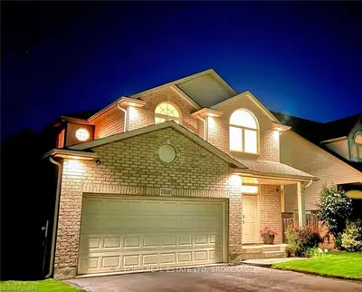 7010 Julie Drive, Niagara Falls, ON L2H 3L5