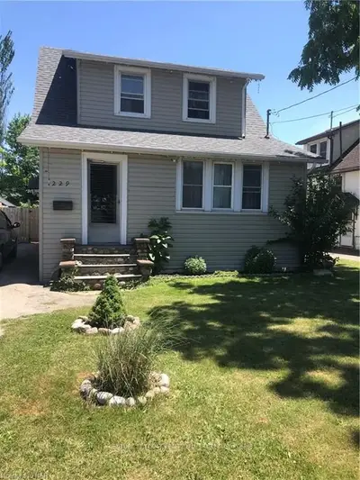 229 North Street N, Fort Erie, ON L2A 3R9