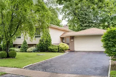 2580 DORCHESTER Road, Niagara Falls, ON L2J 2Y8