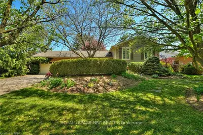 24 Garrison Village Drive, Niagara-on-the-lake, On L0s 1j0