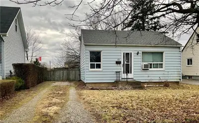 13 Plymouth Avenue, St. Catharines, On L2r 2x8
