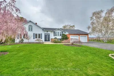 747 East West Line Road, Niagara-on-the-lake, On L0s 1j0