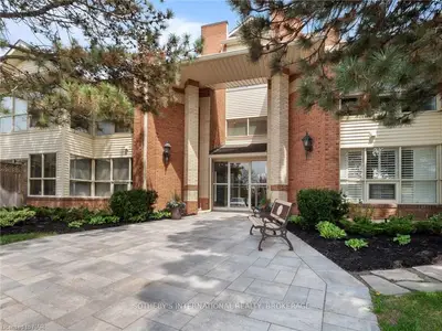 244 Lakeshore Road 105, St. Catharines, On L2m 1r6