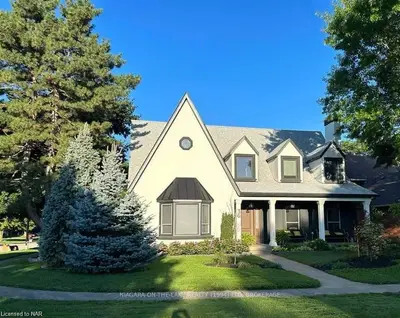 36 The Promenade Street, Niagara-on-the-lake, On L0s 1j0