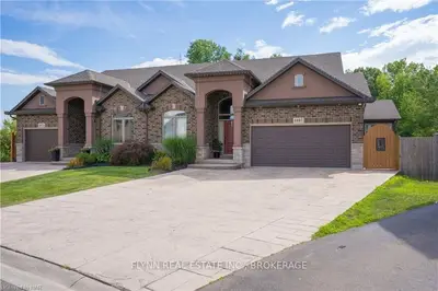 8867 SILVERSTAR Court, Niagara Falls, ON L2H 0B8