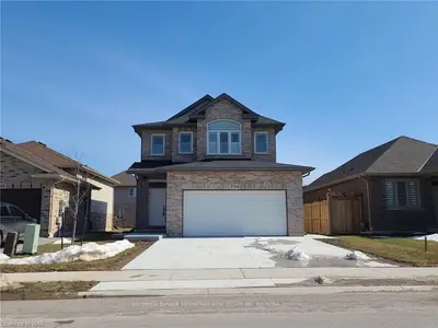 7766 PENDER Street, Niagara Falls, ON L2G 0H3