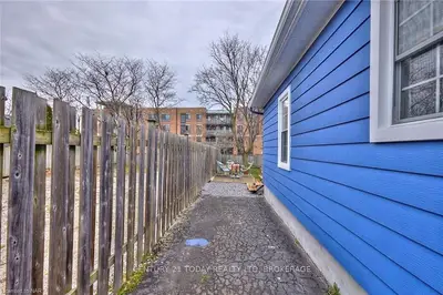 15 Keswick Street, St. Catharines, On L2p 1l8