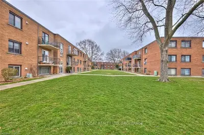 454 CARLTON Street 28, St. Catharines, ON L2M 4X1