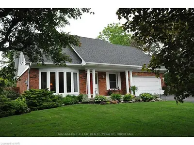 2 HAMPTON Court, Niagara-on-the-Lake, ON L0S 1J0