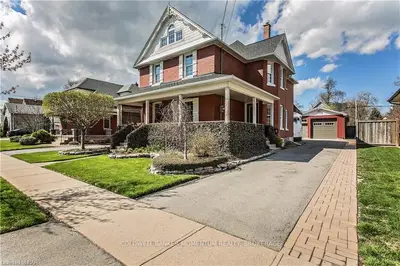 218 Dufferin Street, Fort Erie, ON L2A 2T6