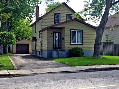 809 Steele Street, Port Colborne, ON L3K 4Z5