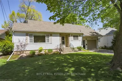6565 Stamford Green Drive, Niagara Falls, ON L2J 1T9