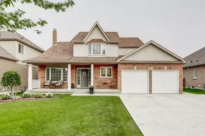 6 LORETTA Drive, Niagara-on-the-Lake, ON L0S 1T0