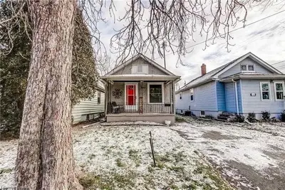 106 Burgar Street, Welland, ON L3B 2S6