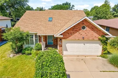 23 JENNIFER Court, Welland, ON L3C 6E9