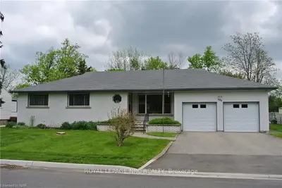 306 Highland Avenue, Fort Erie, On L2a 2x9