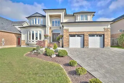 6 Sorensen Court, Niagara-on-the-lake, On L0s 1j0
