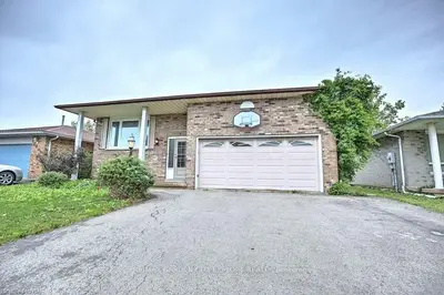 74 COLLEGE PARK Drive, Welland, ON L3C 6Z7