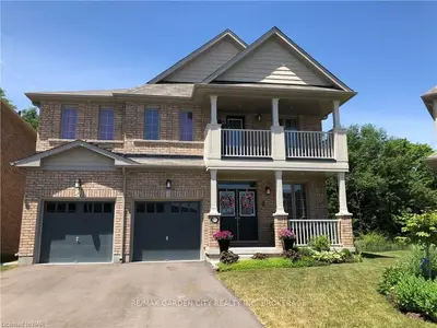 8517 Sweet Chestnut Drive, Niagara Falls, ON L2H 0N1