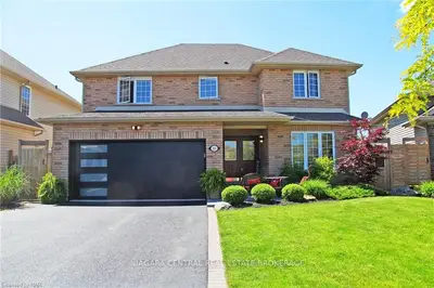 21 HENLEY Court, Welland, ON L3B 6E8