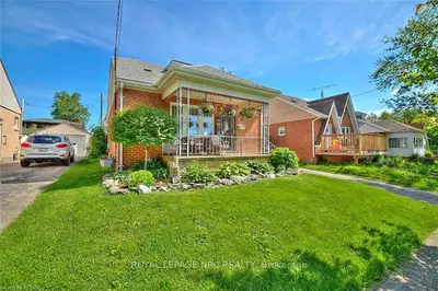 21 QUEENSBURY Road, Fort Erie, ON L2A 1P9