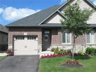 9528 HENDERSHOT Boulevard 21, Niagara Falls, ON L2H 0M1