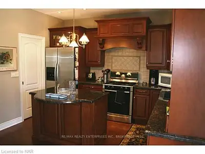 5 MULBERRY Lane, Niagara-on-the-Lake, ON L0S 1J0