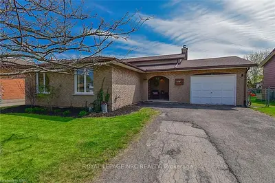 64 Elmvale Crescent, Port Colborne, ON L3K 5X2