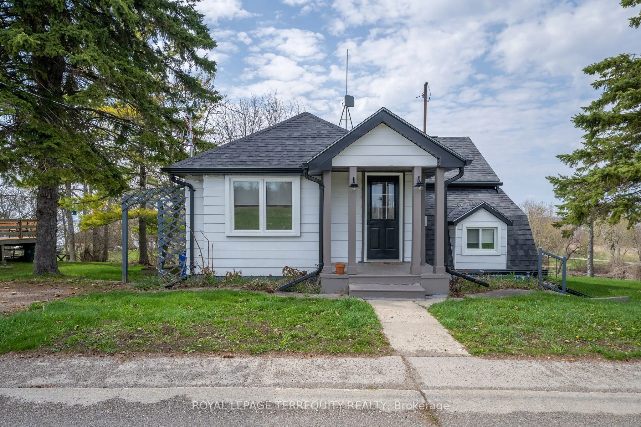 1479 County Road 15, Prince Edward County, On K0k 1w0