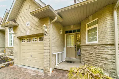 Condo Townhouse in Kawartha Lakes