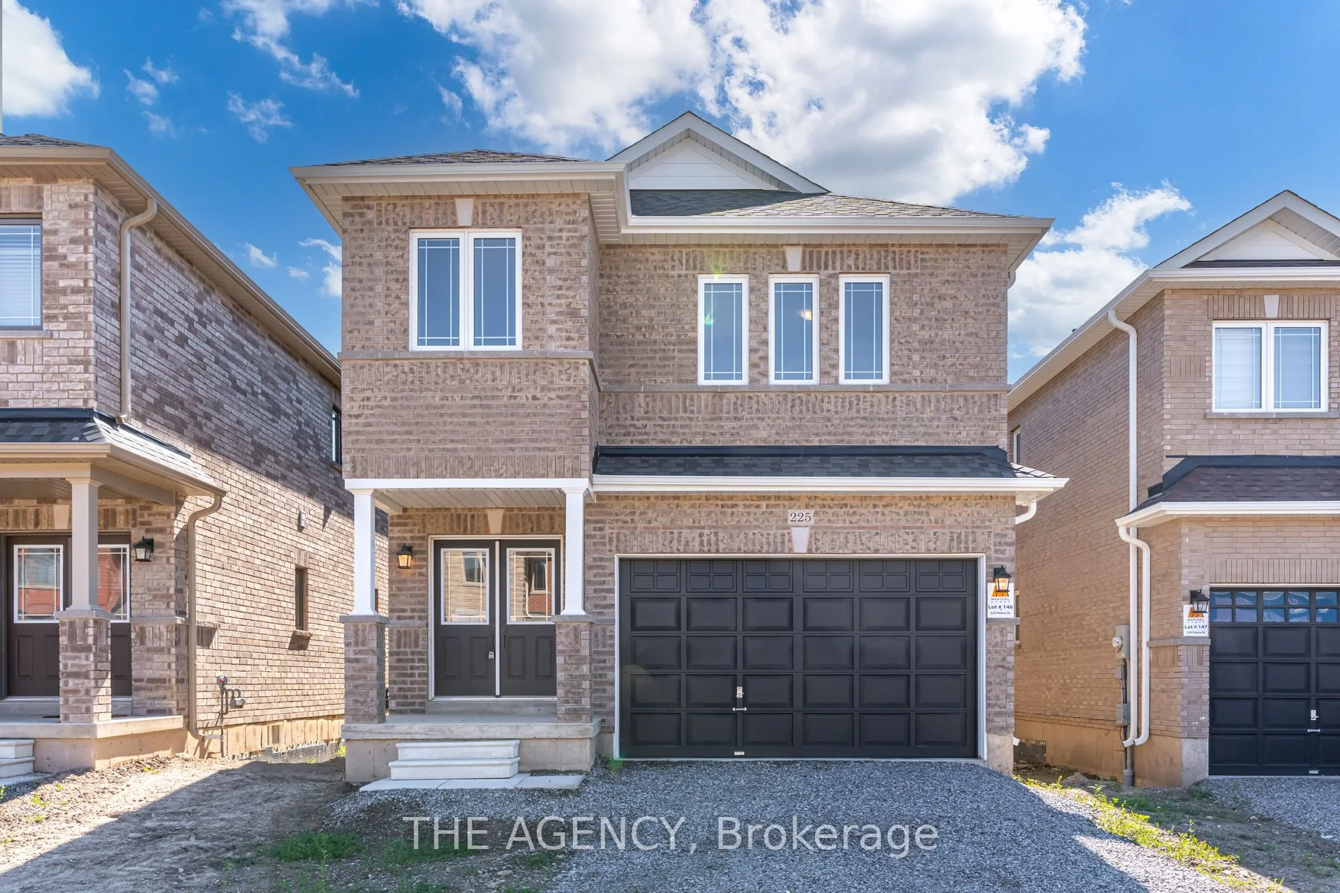 Detached in Thorold