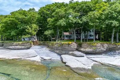 Detached in Prince Edward County