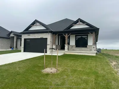658 Ketter Way, Plympton-wyoming, On N0n 1t0