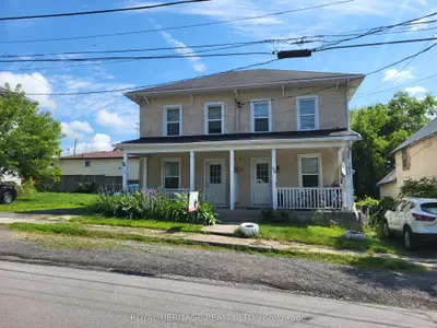 Duplex in Deseronto