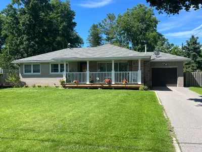 Att/Row/Townhouse in Marmora and Lake