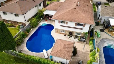 Detached in Amherstburg