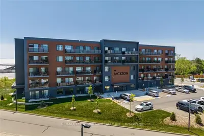 Condo Apartment in Haldimand