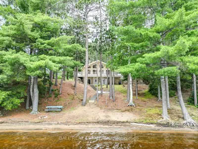 Detached in South Algonquin